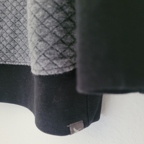 Women's Eddie Bauer Quilted Front Sweater, size Medium, Black & Gray - Picture 3 of 5